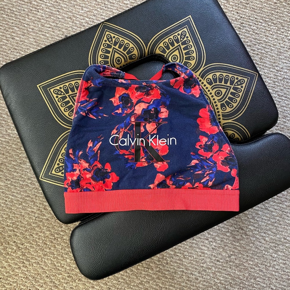 Calvin Klein sports bra/crop top